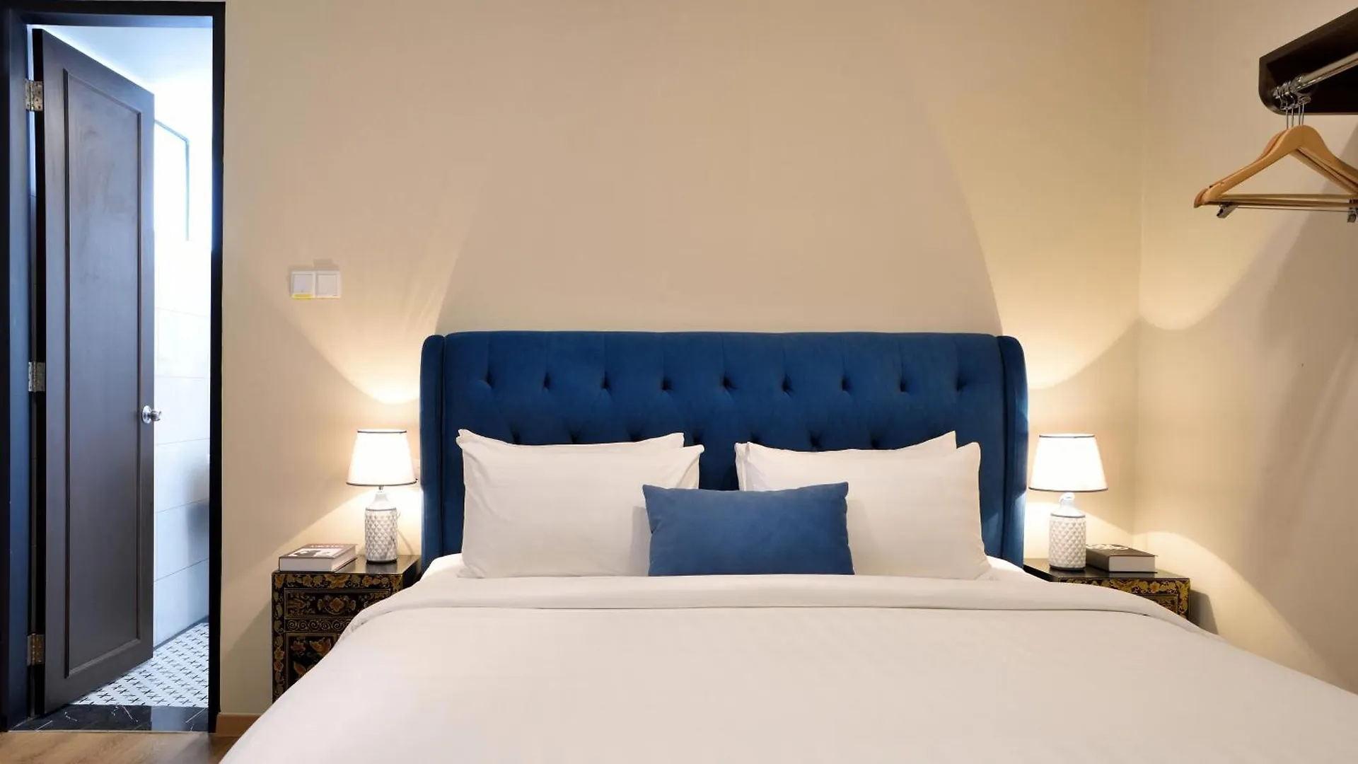 Hotel The Leith George Town